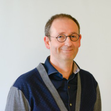 Dr. Filip Dewulf